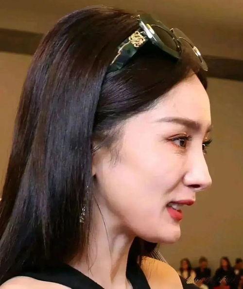 侧脸大的明星,揭秘侧脸宽大明星的独特风采